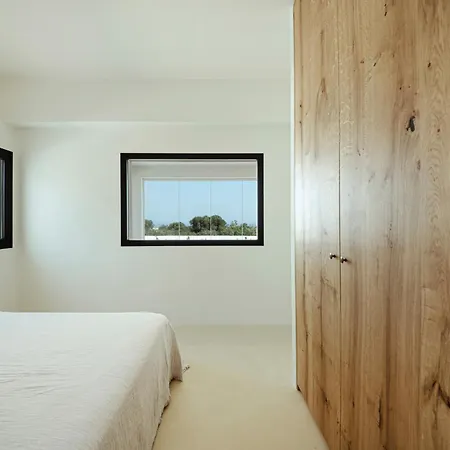 Contemporary With Pool And Sea View In فيلة *