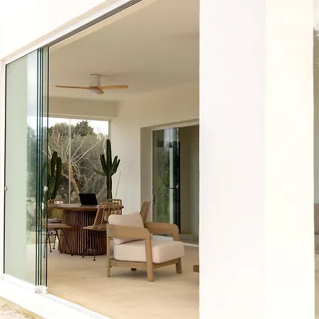 Contemporary With Pool And Sea View In *