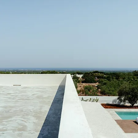 Contemporary With Pool And Sea View In