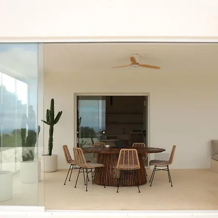 Contemporary With Pool And Sea View In Vila Ostuni